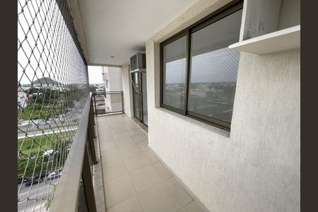 Apartamento à venda com 60m², 2 quartos e 2 vagas Apartamento à venda com 60m², 2 quartos e 2 vagasVaranda