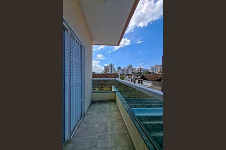 Casa para alugar com 230m², 4 quartos e 2 vagas Casa para alugar com 230m², 4 quartos e 2 vagasSacada da suíte