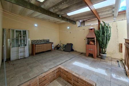 Casa para alugar com 230m², 4 quartos e 2 vagas Casa para alugar com 230m², 4 quartos e 2 vagasQuintal