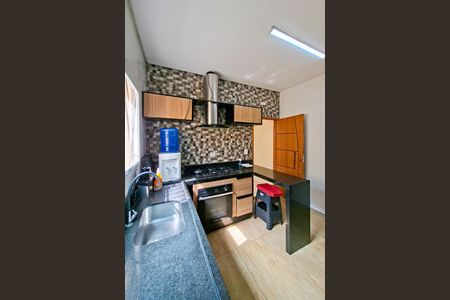 Casa para alugar com 230m², 4 quartos e 2 vagas Casa para alugar com 230m², 4 quartos e 2 vagasCozinha