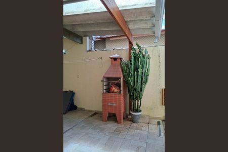 Casa para alugar com 230m², 4 quartos e 2 vagas Casa para alugar com 230m², 4 quartos e 2 vagasQuintal