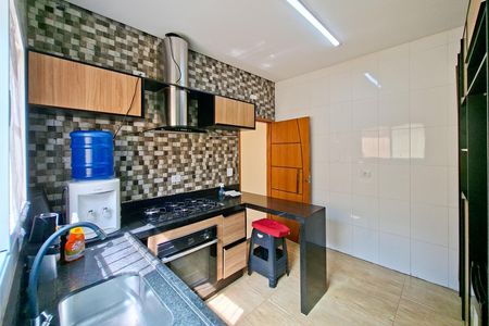 Casa para alugar com 230m², 4 quartos e 2 vagas Casa para alugar com 230m², 4 quartos e 2 vagasCozinha