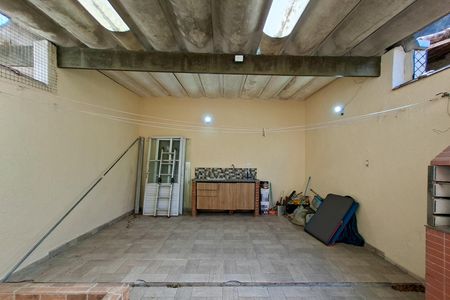 Quintal de casa para alugar com 4 quartos, 230m² em Guilhermina, Praia Grande