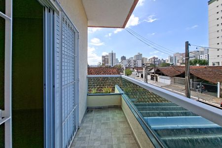 Casa para alugar com 230m², 4 quartos e 2 vagas Casa para alugar com 230m², 4 quartos e 2 vagasSacada da suíte