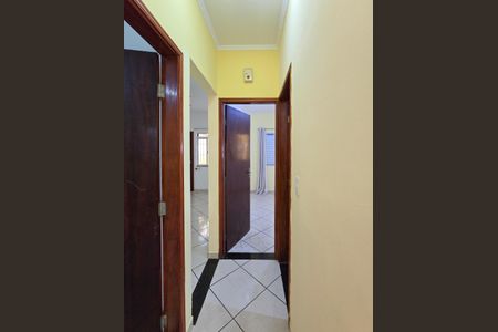 Casa à venda com 97m², 2 quartos e 1 vaga Casa à venda com 97m², 2 quartos e 1 vagaCorredor