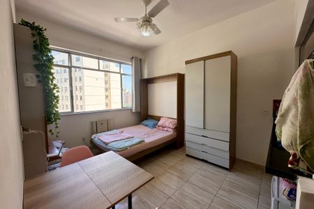 Apartamento à venda com 27m², 1 quarto e sem vaga Apartamento à venda com 27m², 1 quarto e sem vagaSala/Quarto