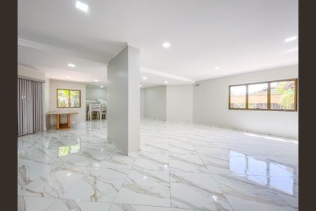 Apartamento à venda com 225m², 4 quartos e 2 vagasÁrea comum - Salão de festas