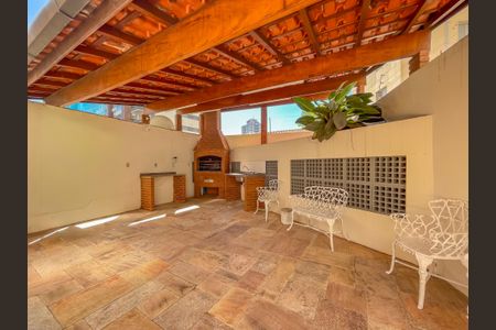 Apartamento à venda com 225m², 4 quartos e 2 vagasÁrea comum - Churrasqueira