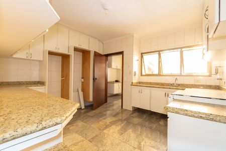 Apartamento à venda com 225m², 4 quartos e 2 vagasCozinha