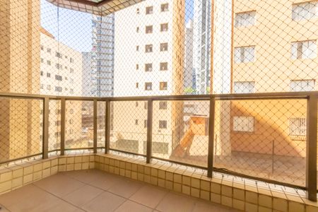 Apartamento à venda com 225m², 4 quartos e 2 vagasSacada da Suíte 1