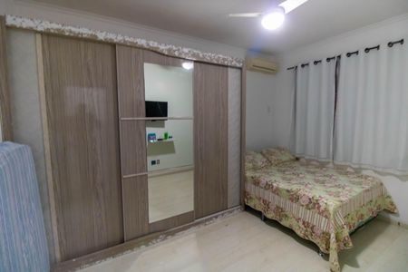 Casa de condomínio para alugar com 700m², 4 quartos e 4 vagas Casa de condomínio para alugar com 700m², 4 quartos e 4 vagasSuíte 2