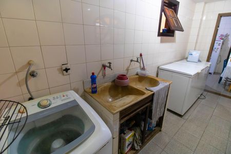 Casa de condomínio para alugar com 700m², 4 quartos e 4 vagas Casa de condomínio para alugar com 700m², 4 quartos e 4 vagasÁrea de Serviço