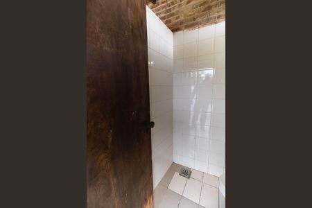 Casa de condomínio para alugar com 700m², 4 quartos e 4 vagas Casa de condomínio para alugar com 700m², 4 quartos e 4 vagasBanheiro de Serviço