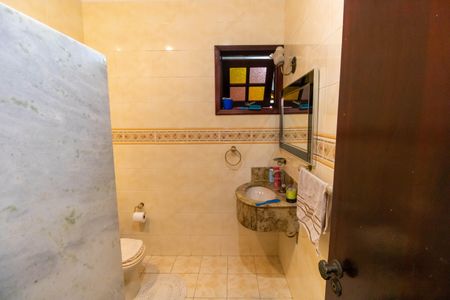 Casa de condomínio para alugar com 700m², 4 quartos e 4 vagas Casa de condomínio para alugar com 700m², 4 quartos e 4 vagasBanheiro Social