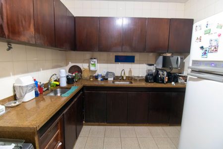 Casa de condomínio para alugar com 700m², 4 quartos e 4 vagas Casa de condomínio para alugar com 700m², 4 quartos e 4 vagasCozinha