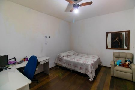 Casa de condomínio para alugar com 700m², 4 quartos e 4 vagas Casa de condomínio para alugar com 700m², 4 quartos e 4 vagasQuarto