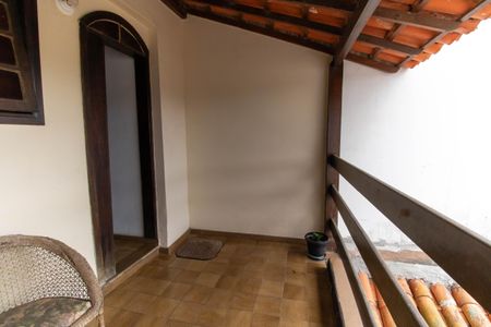 Casa de condomínio para alugar com 700m², 4 quartos e 4 vagas Casa de condomínio para alugar com 700m², 4 quartos e 4 vagasVaranda