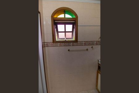 Casa de condomínio para alugar com 700m², 4 quartos e 4 vagas Casa de condomínio para alugar com 700m², 4 quartos e 4 vagasBanheiro da Suíte 2