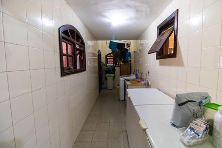 Casa de condomínio para alugar com 700m², 4 quartos e 4 vagas Casa de condomínio para alugar com 700m², 4 quartos e 4 vagasÁrea de Serviço