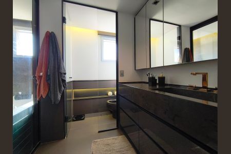 Apartamento à venda com 149m², 3 quartos e 2 vagas Apartamento à venda com 149m², 3 quartos e 2 vagasBanheiro da Suíte