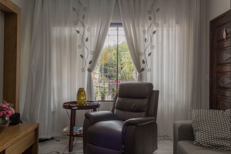 Casa à venda com 197m², 3 quartos e 3 vagas Casa à venda com 197m², 3 quartos e 3 vagasSala