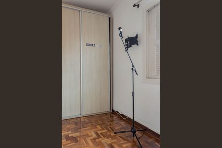 Casa à venda com 197m², 3 quartos e 3 vagas Casa à venda com 197m², 3 quartos e 3 vagasQuarto