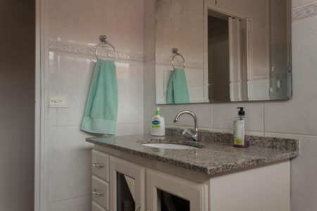 Casa à venda com 197m², 3 quartos e 3 vagas Casa à venda com 197m², 3 quartos e 3 vagasBanheiro da Suíte 1