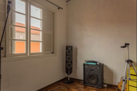 Casa à venda com 197m², 3 quartos e 3 vagas Casa à venda com 197m², 3 quartos e 3 vagasQuarto