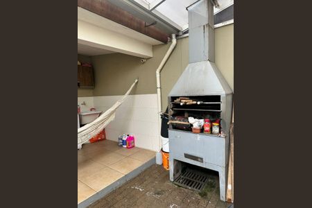 Casa à venda com 100m², 2 quartos e 2 vagas Casa à venda com 100m², 2 quartos e 2 vagasQuintal