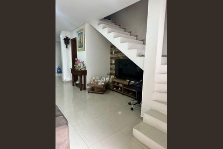 Casa à venda com 100m², 2 quartos e 2 vagas Casa à venda com 100m², 2 quartos e 2 vagasSala