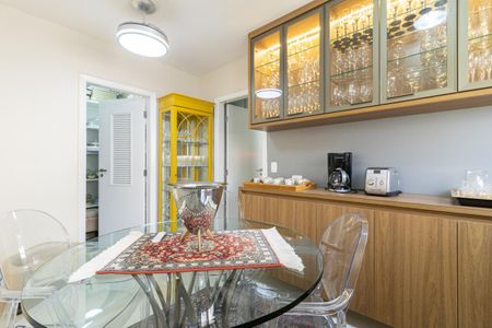 Apartamento à venda com 212m², 3 quartos e 4 vagasCopa