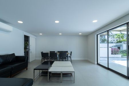 Apartamento à venda com 212m², 3 quartos e 4 vagasÁrea comum