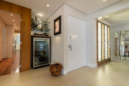 Apartamento à venda com 212m², 3 quartos e 4 vagasEntrada