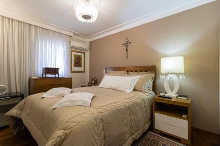 Apartamento à venda com 212m², 3 quartos e 4 vagasSuíte 1