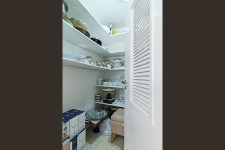 Apartamento à venda com 212m², 3 quartos e 4 vagasDespensa