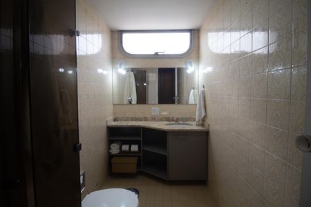 Apartamento à venda com 150m², 2 quartos e 3 vagasBanheiro da Suíte 2