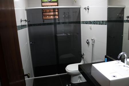 Casa para alugar com 460m², 4 quartos e 2 vagasBanheiro