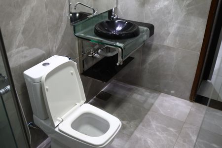 Casa para alugar com 460m², 4 quartos e 2 vagasBanheiro da Suíte