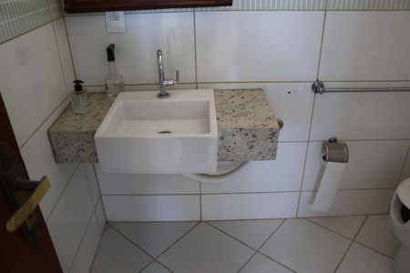 Casa para alugar com 460m², 4 quartos e 2 vagasÁrea comum - Banheiro