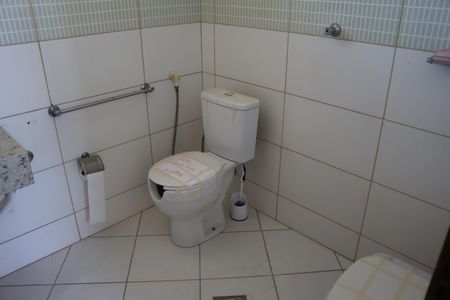 Casa para alugar com 460m², 4 quartos e 2 vagasÁrea comum - Banheiro