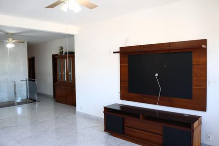 Casa para alugar com 460m², 4 quartos e 2 vagasSala