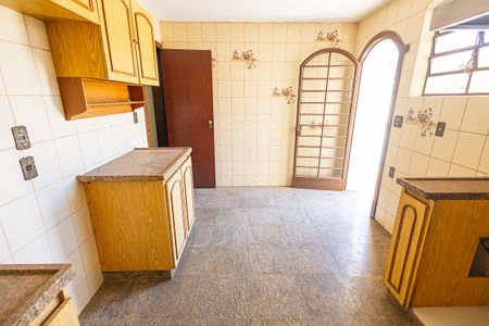 Casa para alugar com 453m², 5 quartos e 8 vagasCozinha