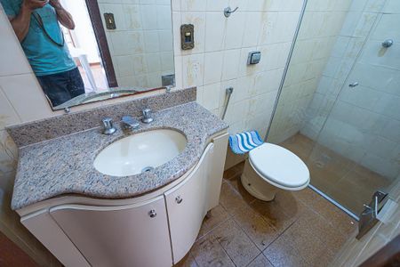 Casa para alugar com 453m², 5 quartos e 8 vagasBanheiro da Suite