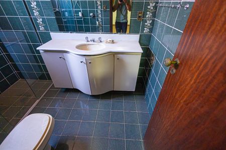 Casa para alugar com 453m², 5 quartos e 8 vagasBanheiro da Suite 2