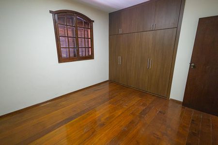 Casa para alugar com 453m², 5 quartos e 8 vagasQuarto 1