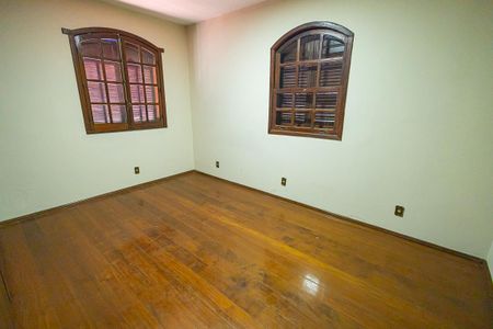 Casa para alugar com 453m², 5 quartos e 8 vagasQuarto 2