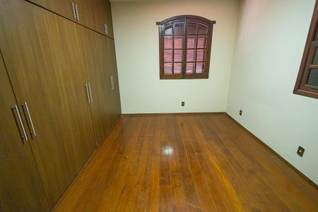 Casa para alugar com 453m², 5 quartos e 8 vagasQuarto 3