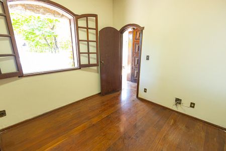 Casa para alugar com 453m², 5 quartos e 8 vagasEscritório