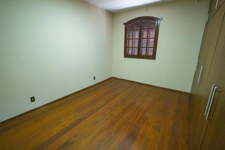 Casa para alugar com 453m², 5 quartos e 8 vagasQuarto 2