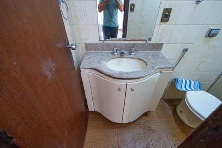 Casa para alugar com 453m², 5 quartos e 8 vagasBanheiro da Suite